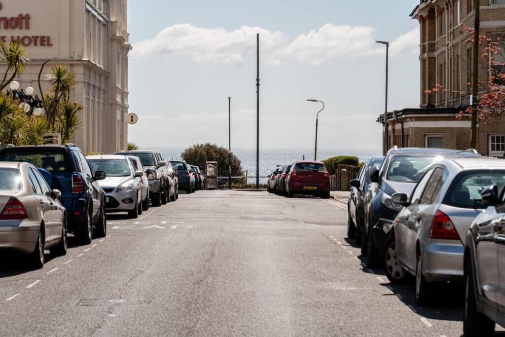 Rockmount Court Apartment Bournemouth Bagian luar foto