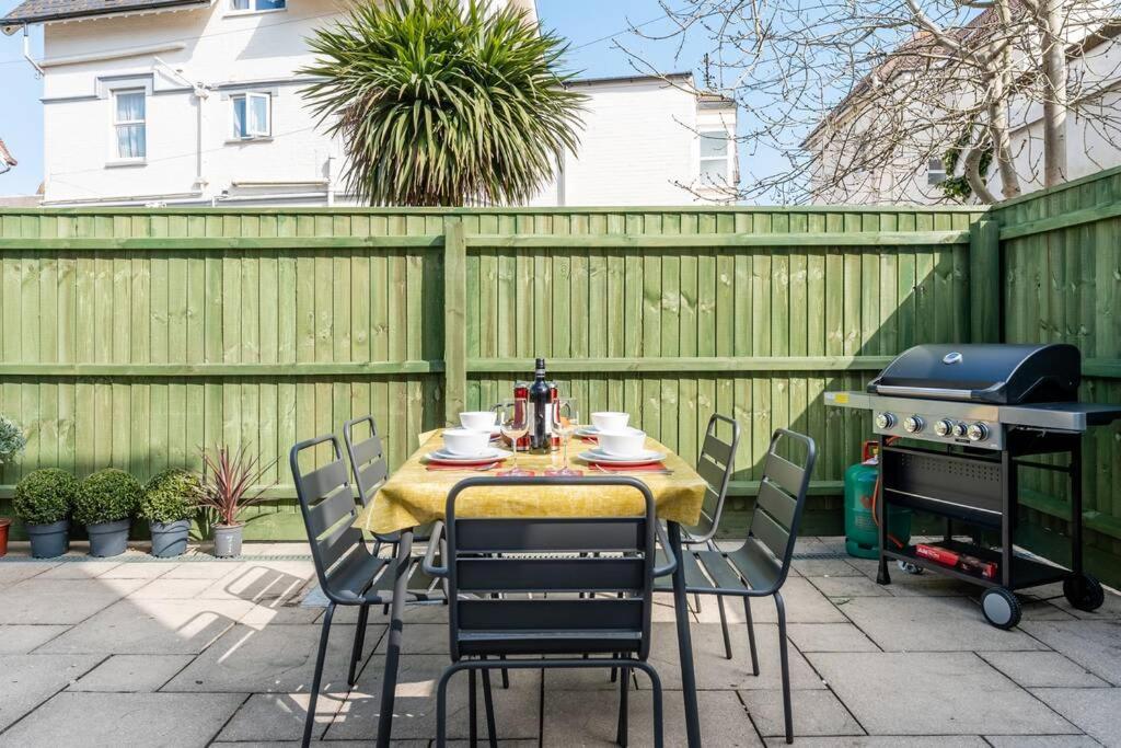 Rockmount Court Apartment Bournemouth Bagian luar foto