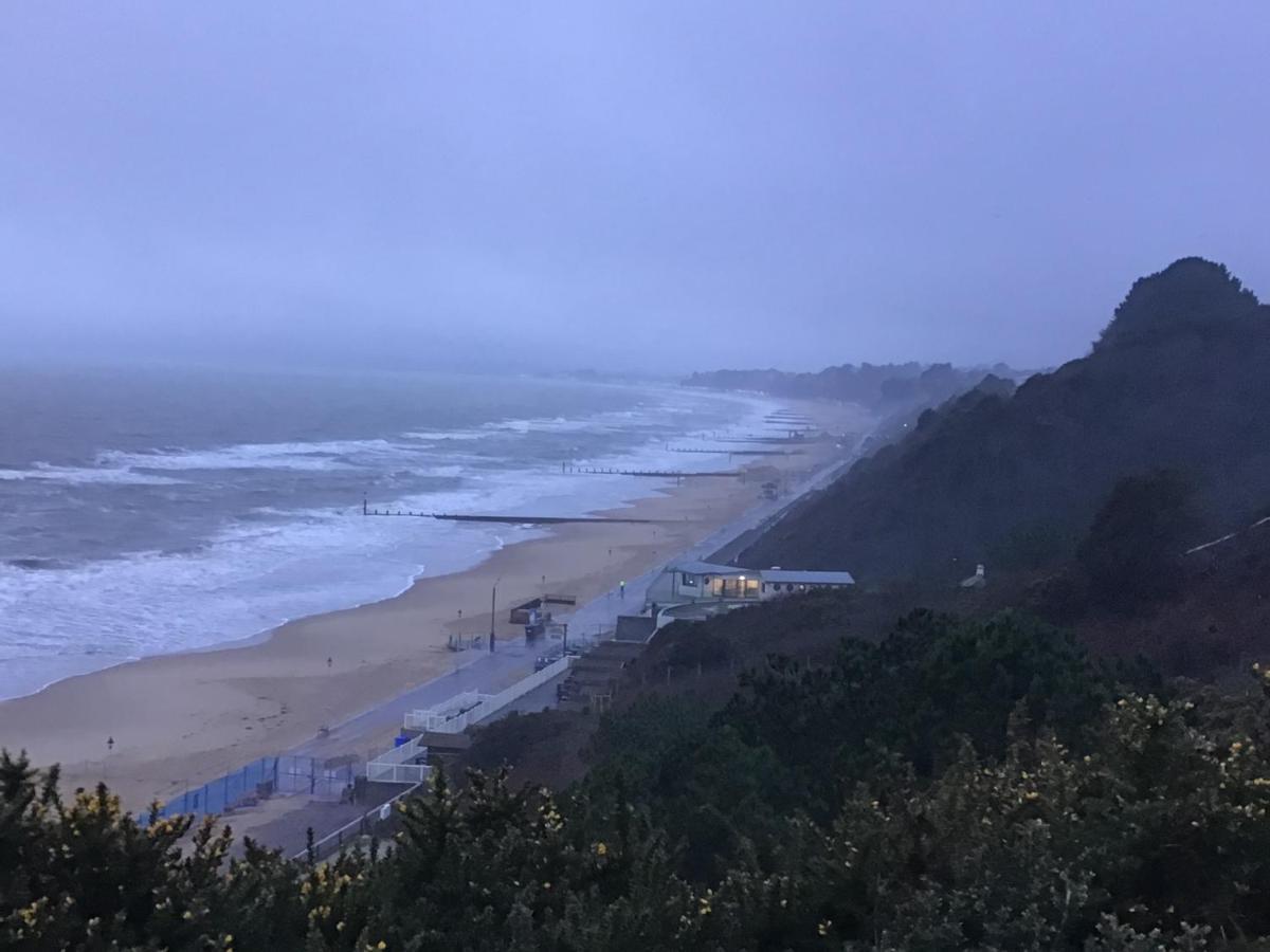 Rockmount Court Apartment Bournemouth Bagian luar foto