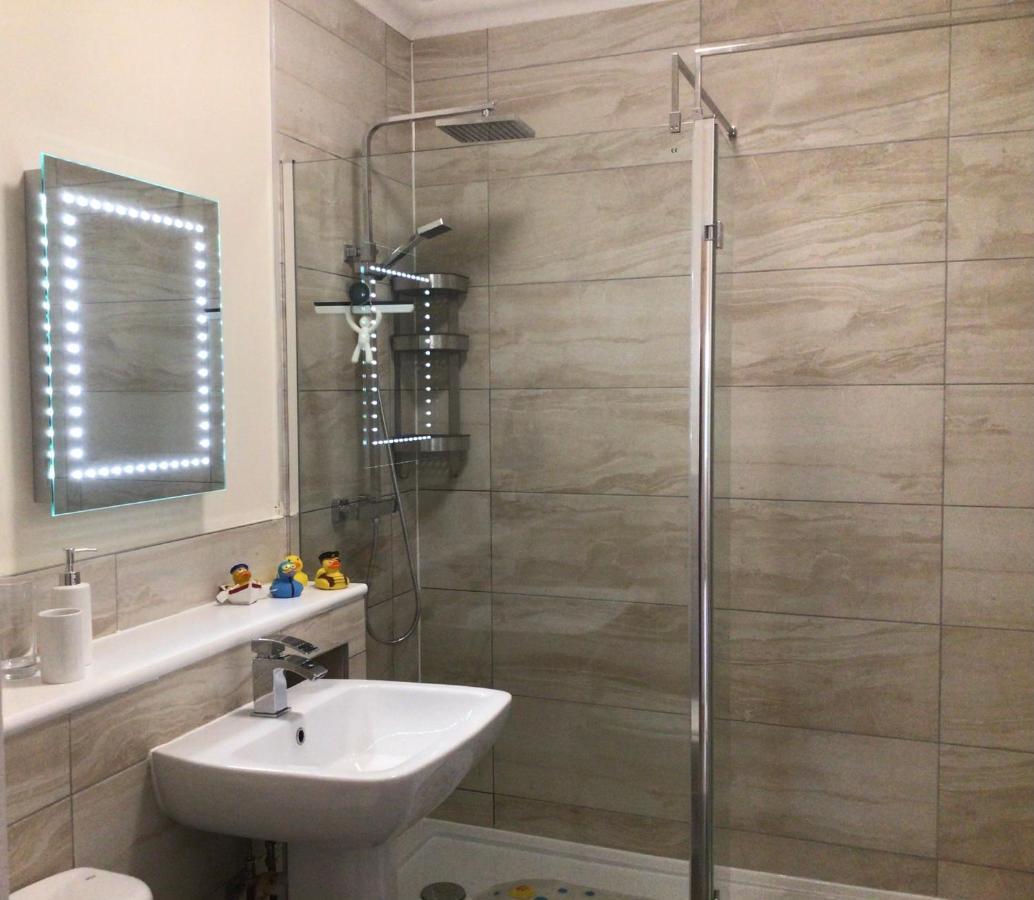 Rockmount Court Apartment Bournemouth Bagian luar foto
