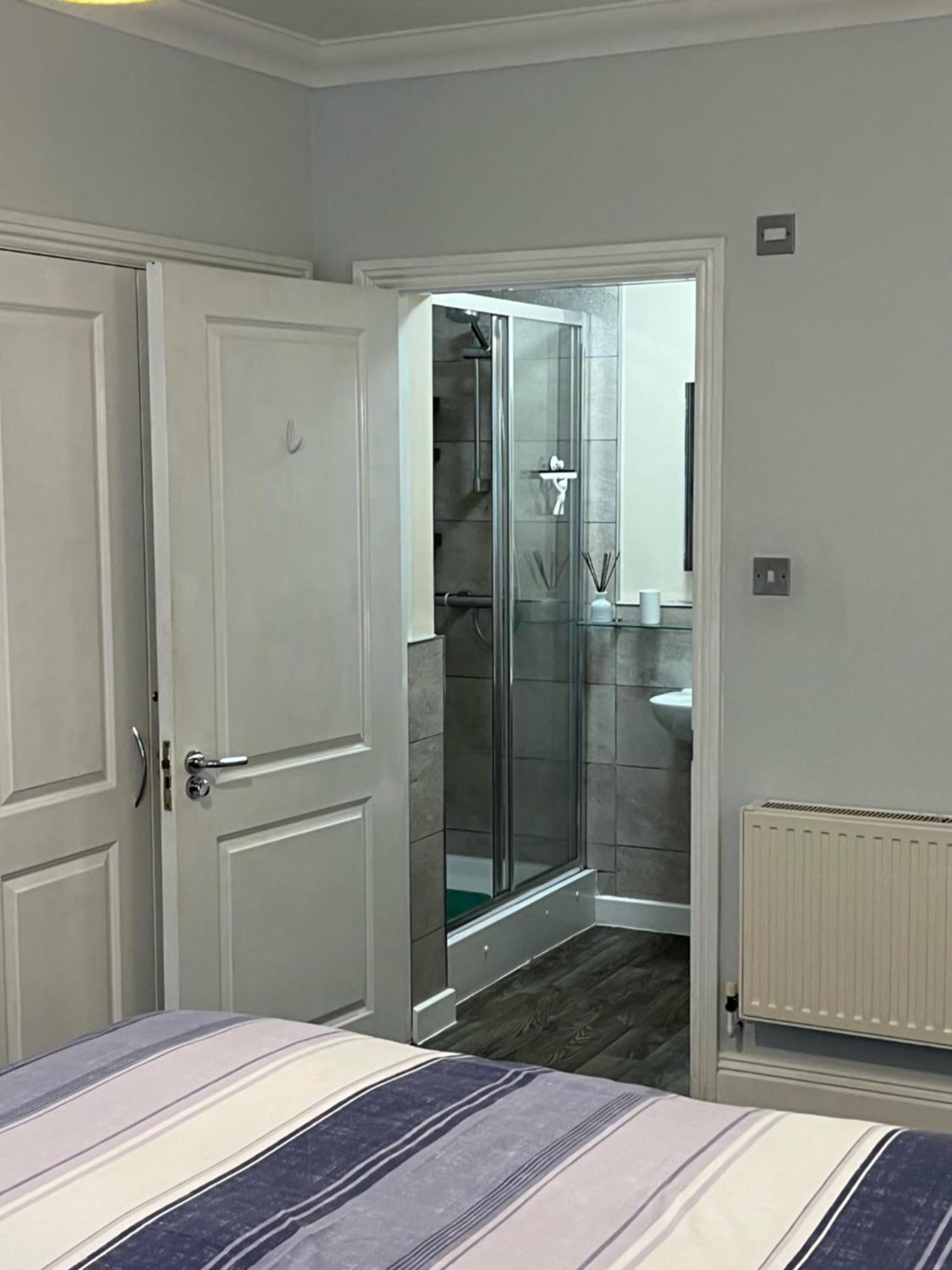 Rockmount Court Apartment Bournemouth Bagian luar foto